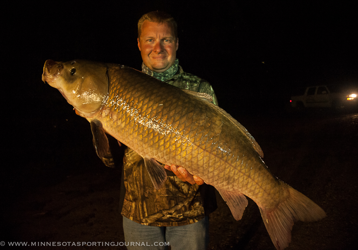 CAVEMEN OUTDOORS: Chasing Dinosaurs with a Stick and String