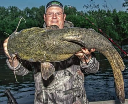 Finding Fins Show #25: River Fishing with Darren Troseth